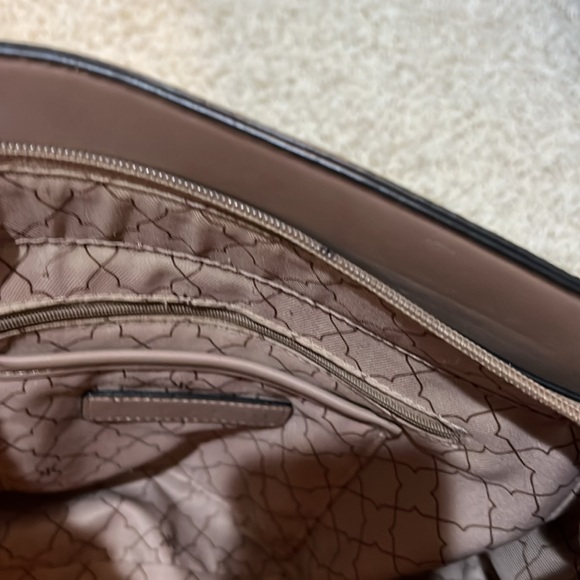 Kelly & Katie Convertible Crossbody - Picture 11 of 15